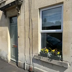 Cosy 19th Century Two Bedroomed With Continental Breakfast Bath
